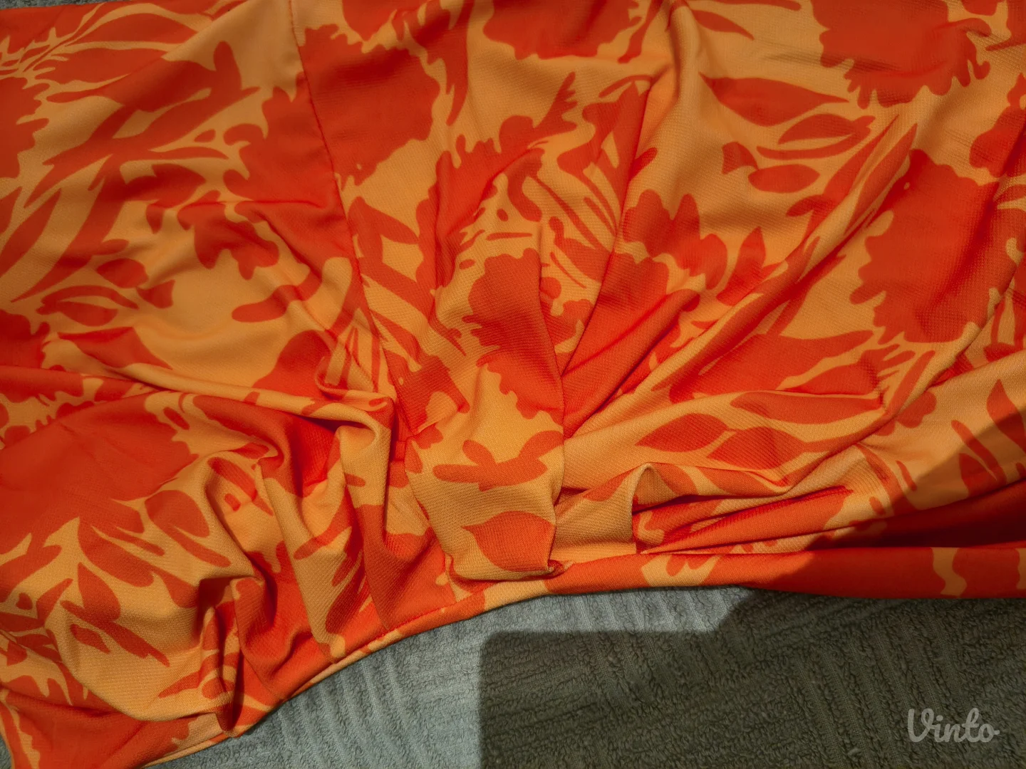 Letnja narandzasta haljina na jedno rame