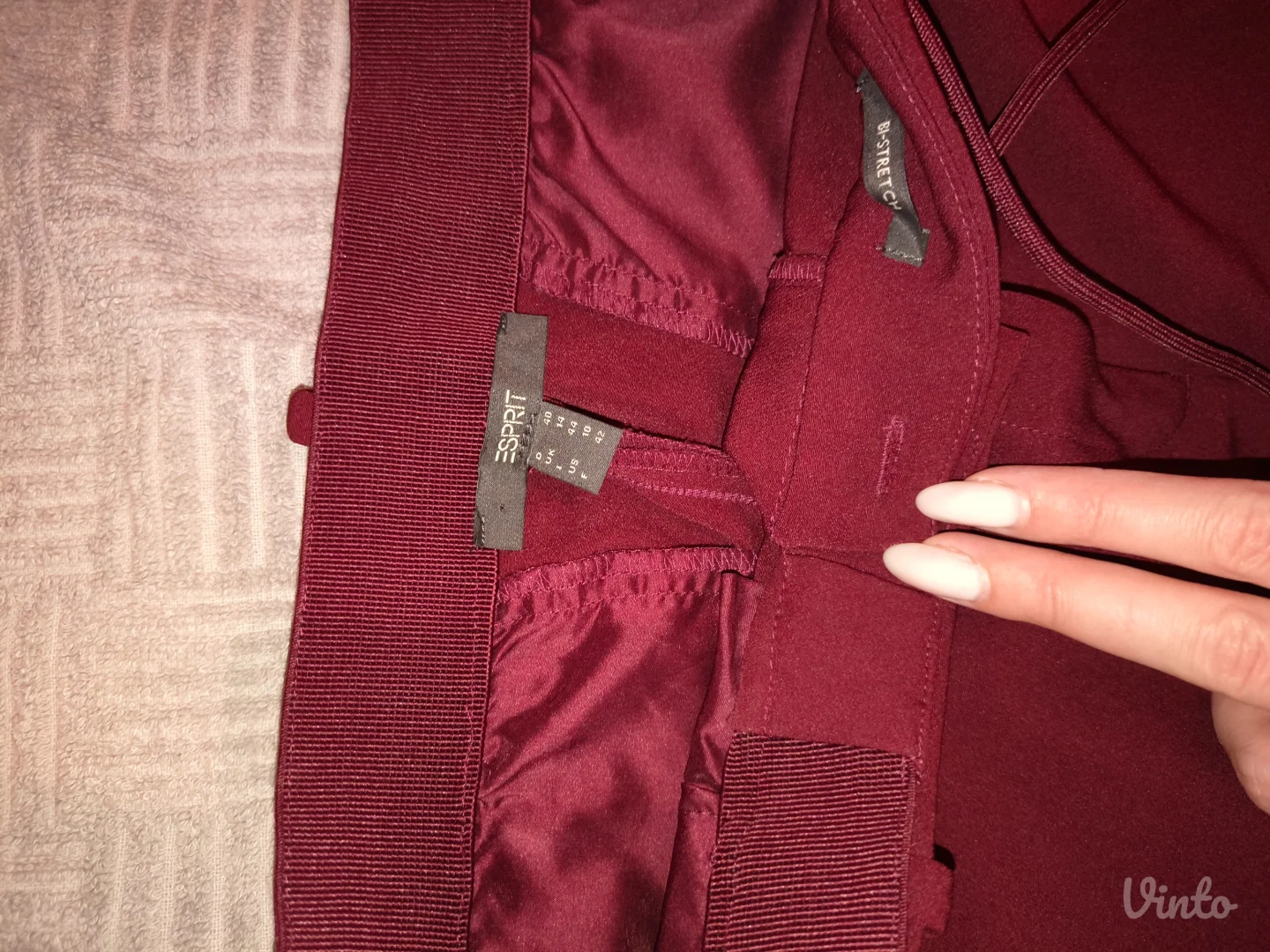Esprit tamno bordo pantalone