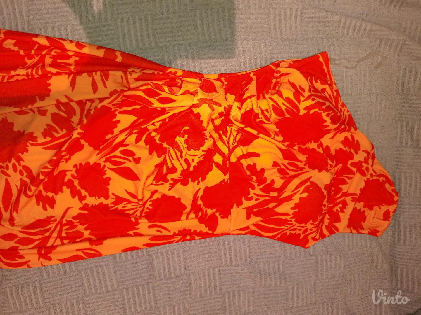 Letnja narandzasta haljina na jedno rame