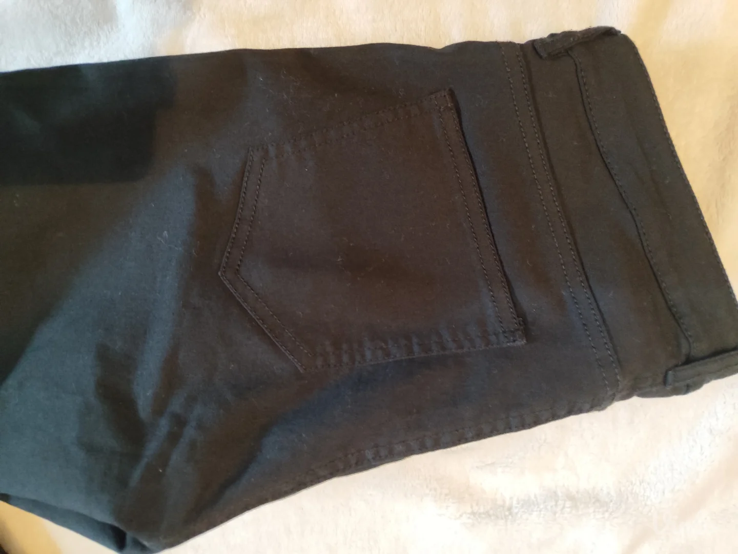 Crne skinny pantalone