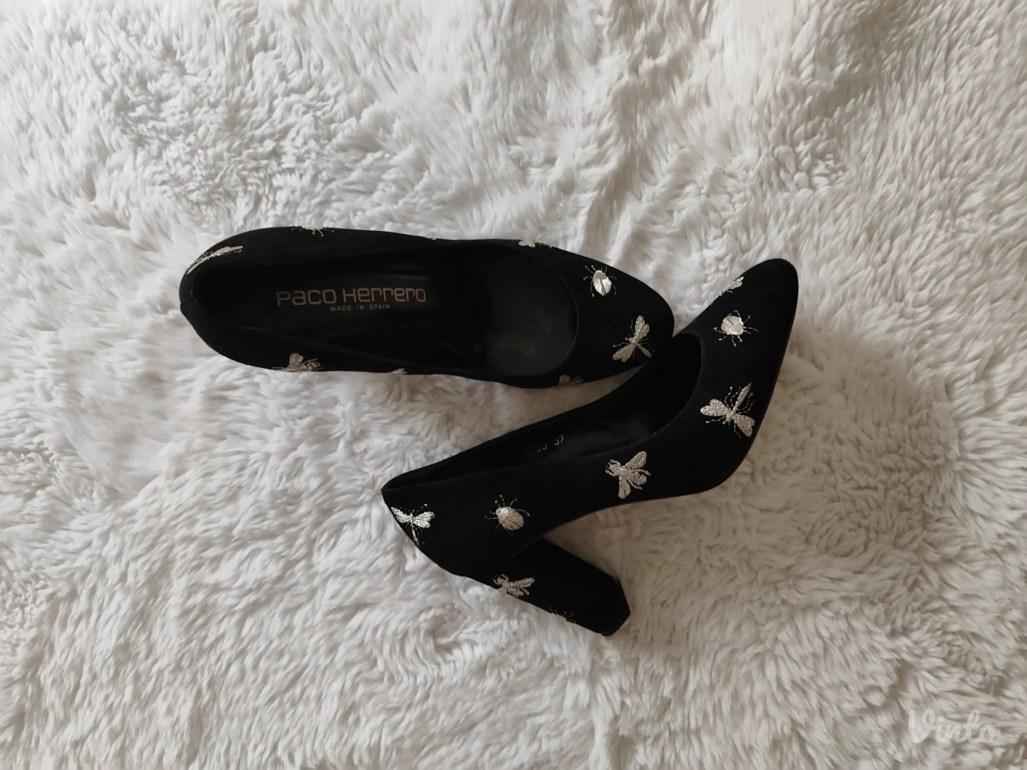 Unikatne crne salonke