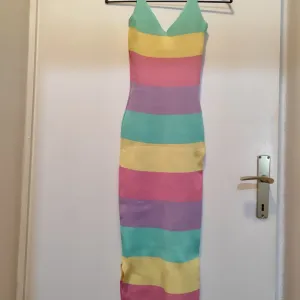 Šarena trikotažna haljina