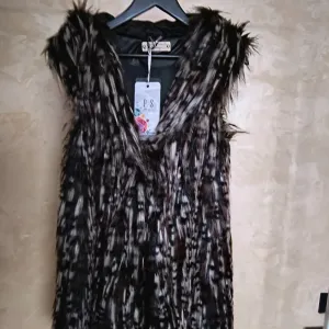 P....S.... krzneni prsluk