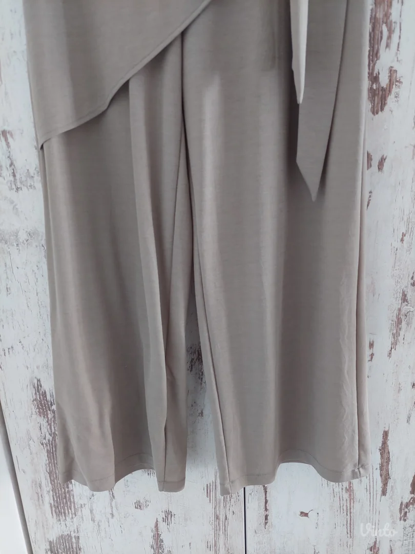 Zara pareo pantalone sa etiketom