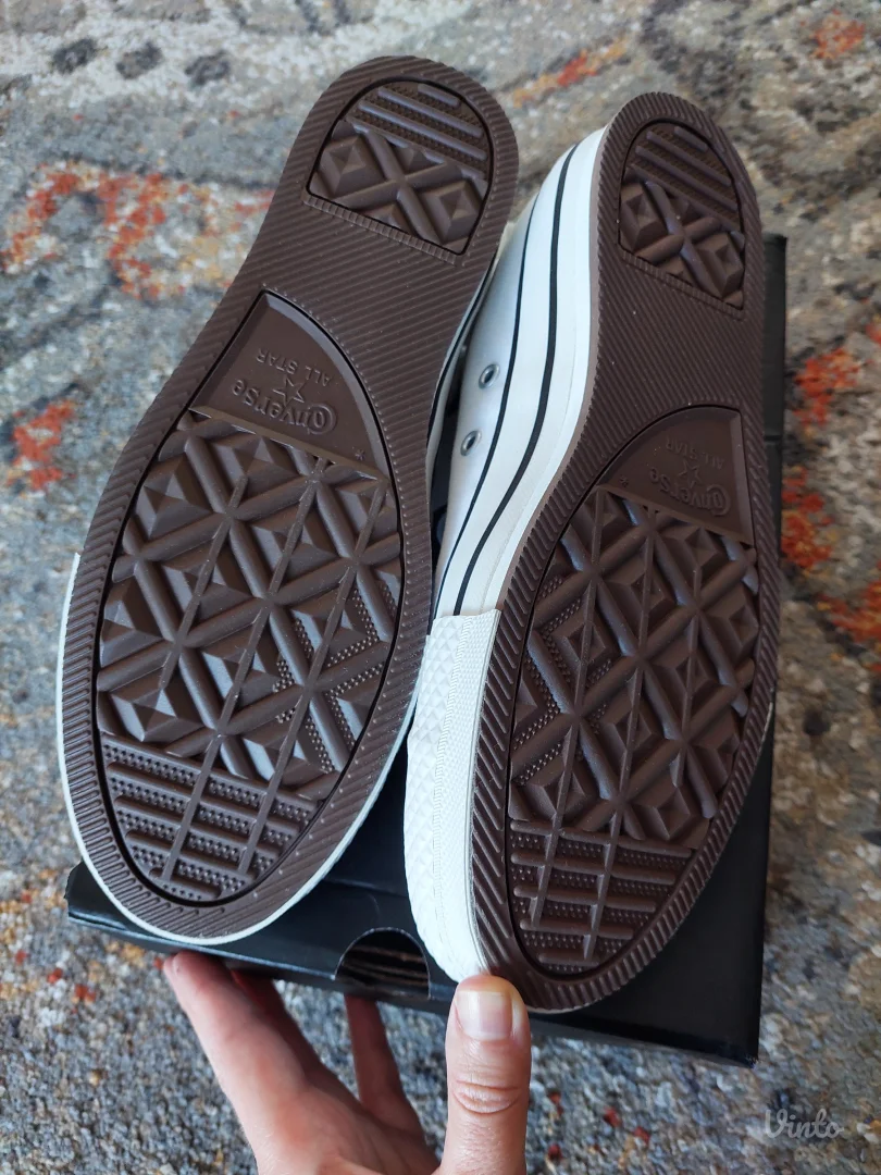 Converse low top svetlucave starke