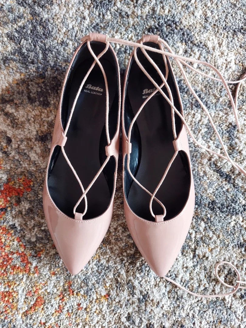 Bata nude baletanke sa vezivanjem