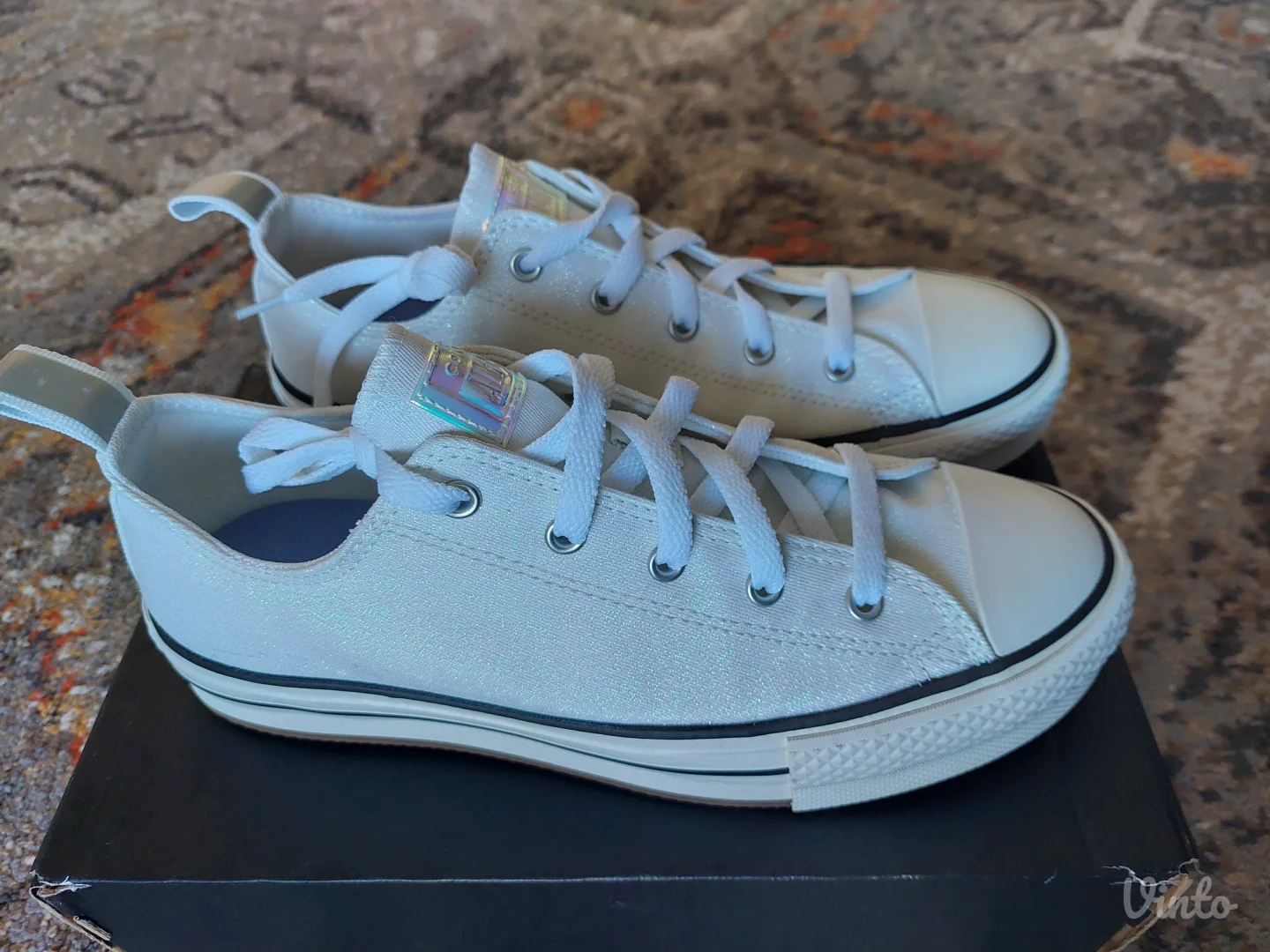 Converse low top svetlucave starke