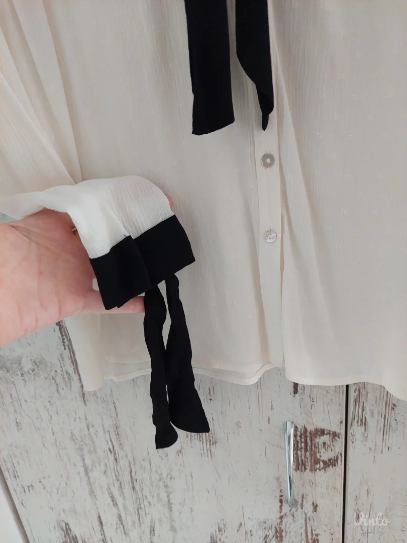 Zara bluza sa kontrastnim trakama