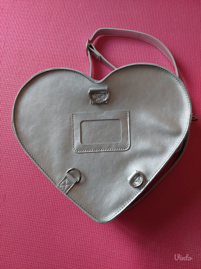 Dr Martens kožna torba / ranac SRCE sa etiketom