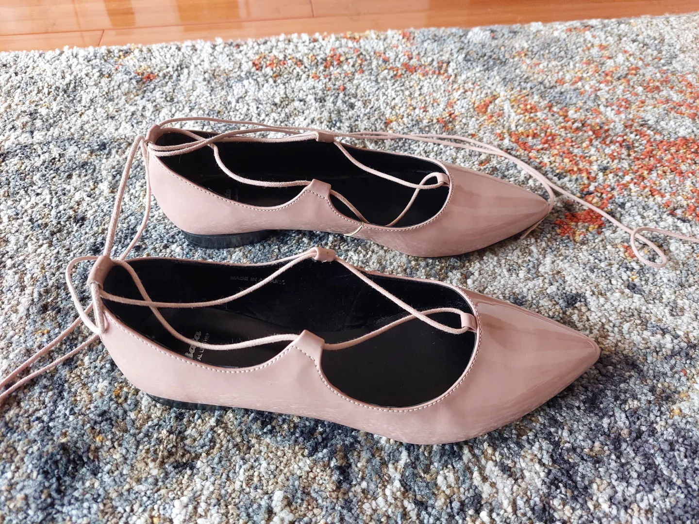 Bata nude baletanke sa vezivanjem