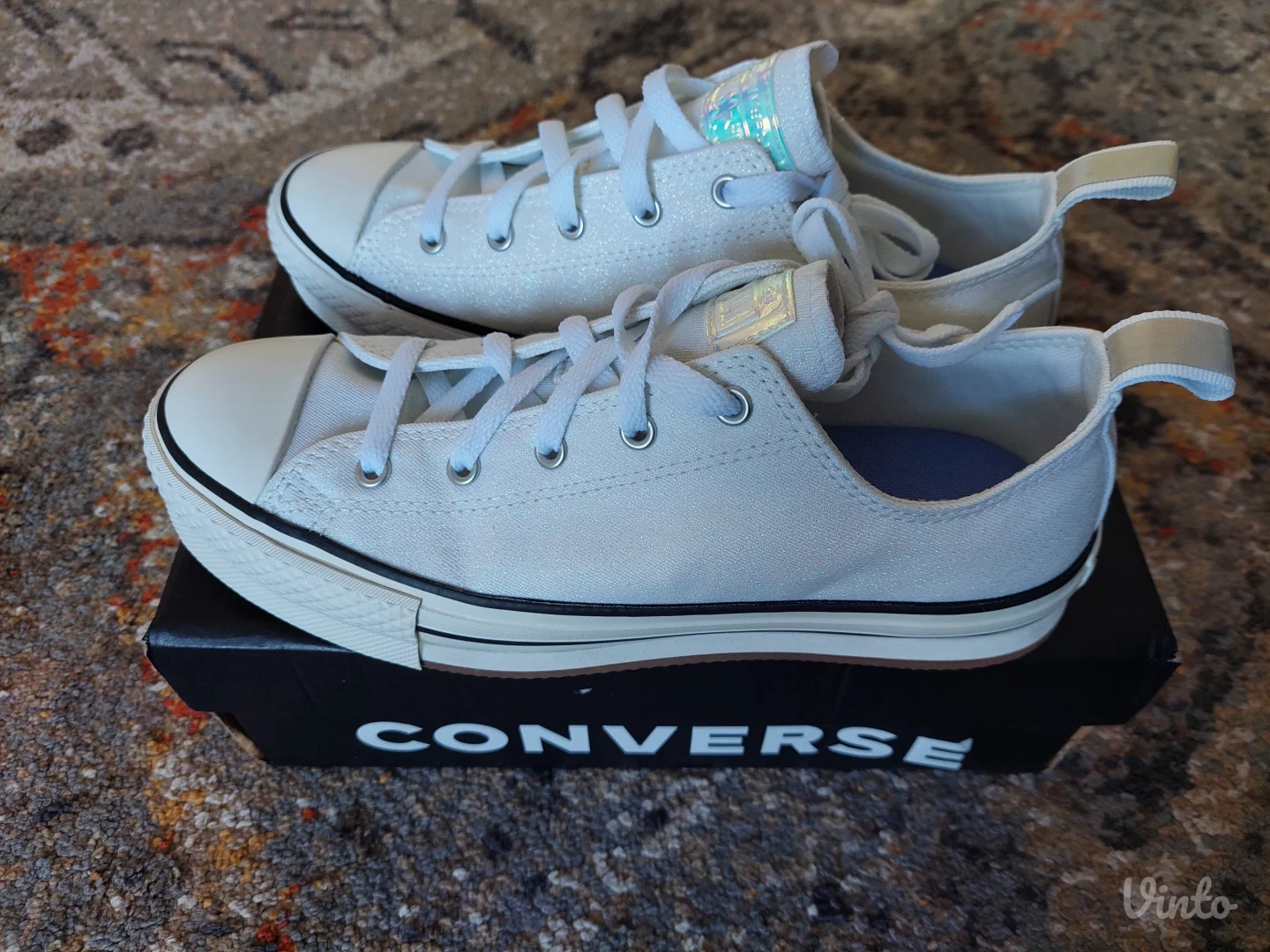 Converse low top svetlucave starke
