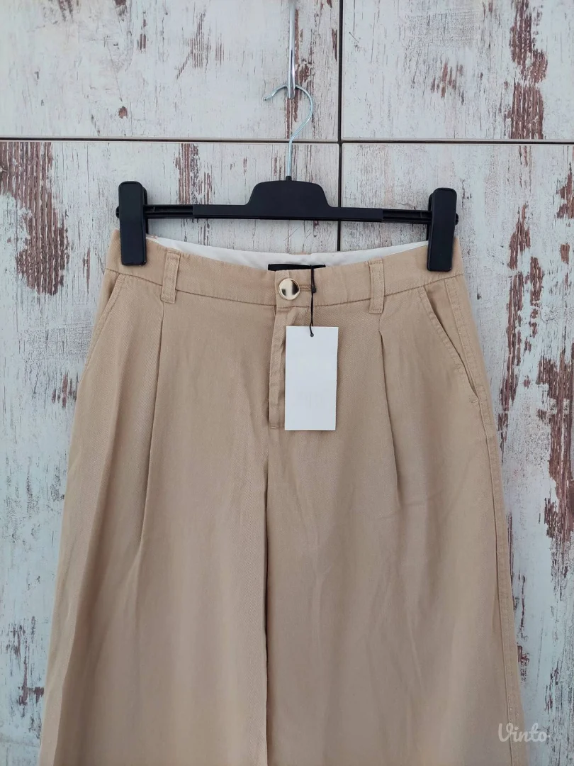 Zara krem pantalone sa etiketom