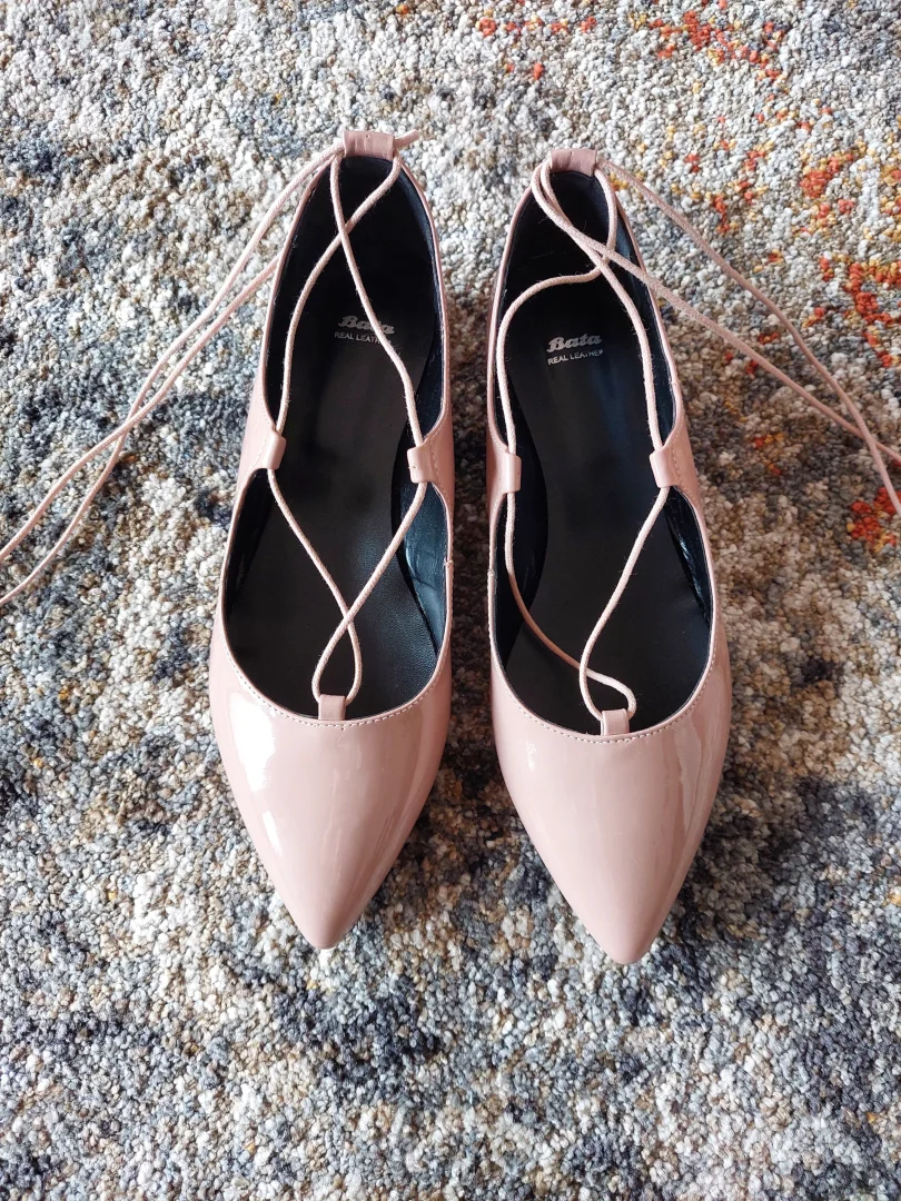 Bata nude baletanke sa vezivanjem