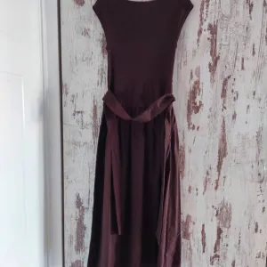 Zara nova braon haljina