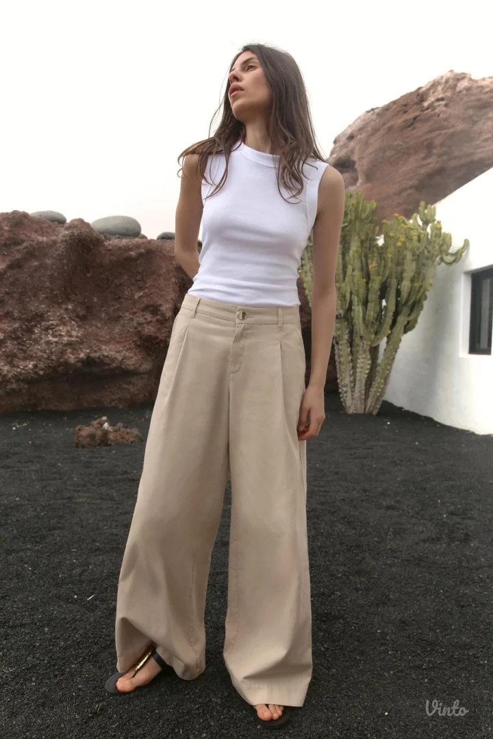 Zara krem pantalone sa etiketom