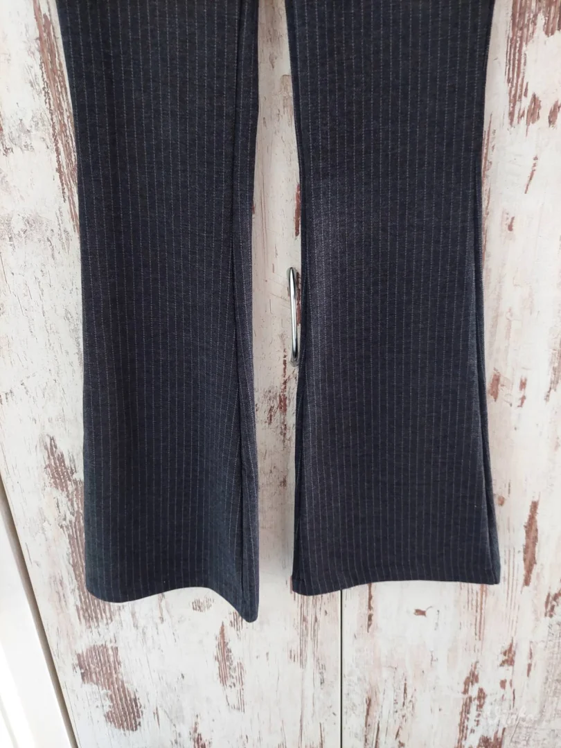 Zara flare pantalone sa etiketom