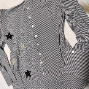 Prugasta košulja sa zvezdicama