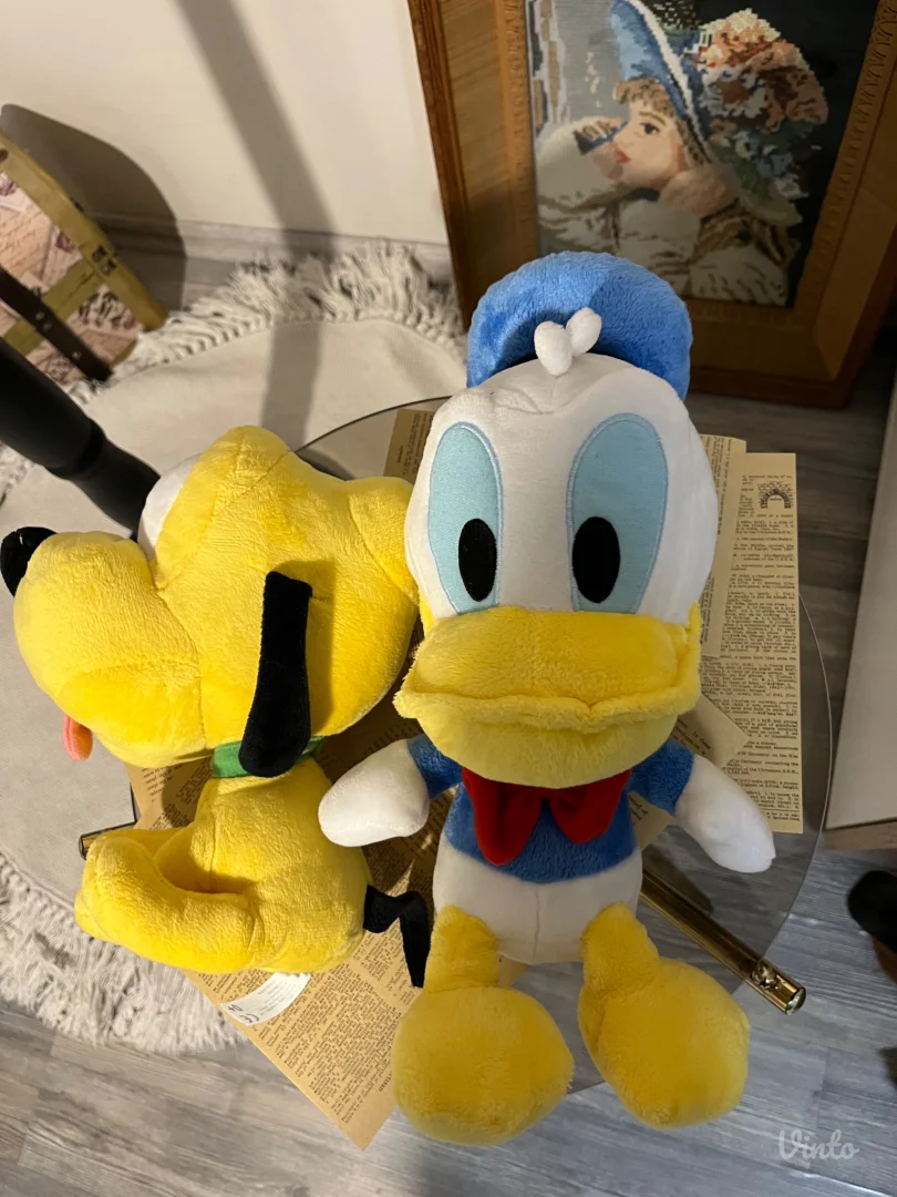 Dizni igracke dve za 800