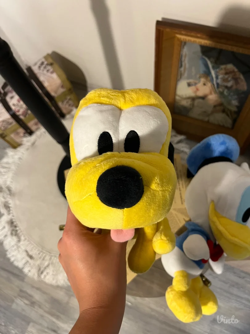 Dizni igracke dve za 800