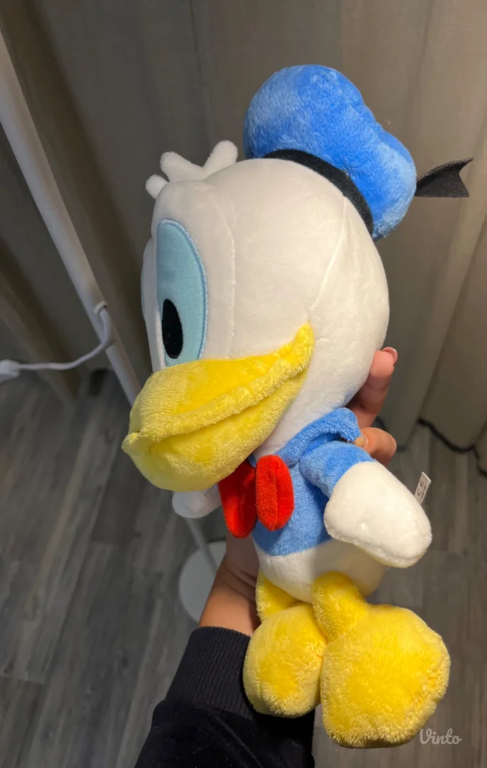 Dizni igracke dve za 800