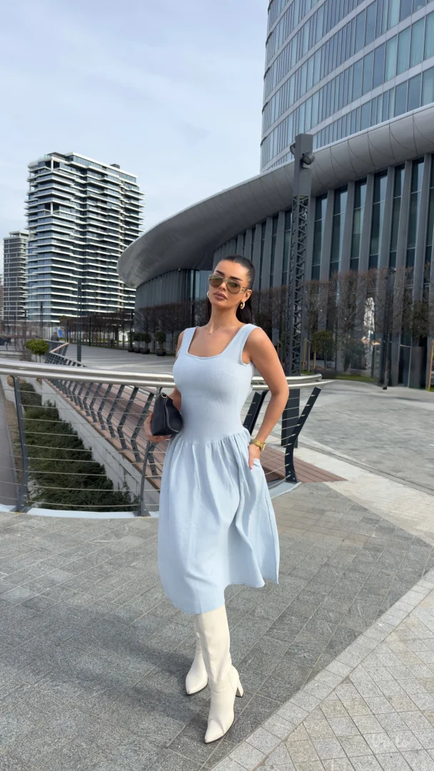 Plava haljina sve veličine imaju