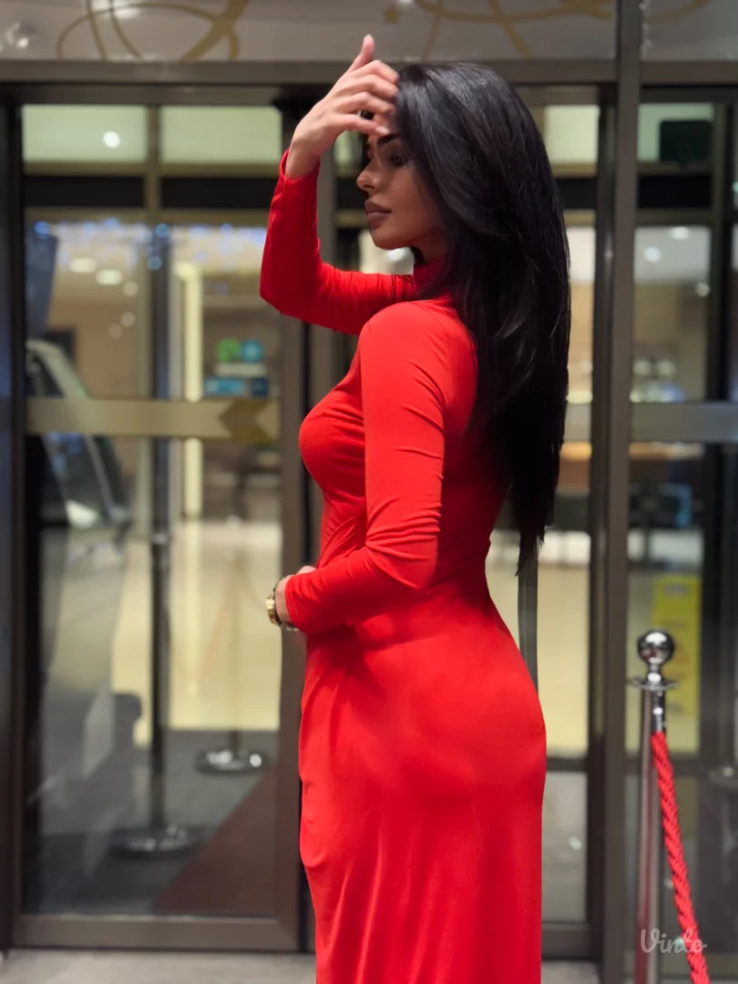 Crvena haljina Uni nova sa etiketom