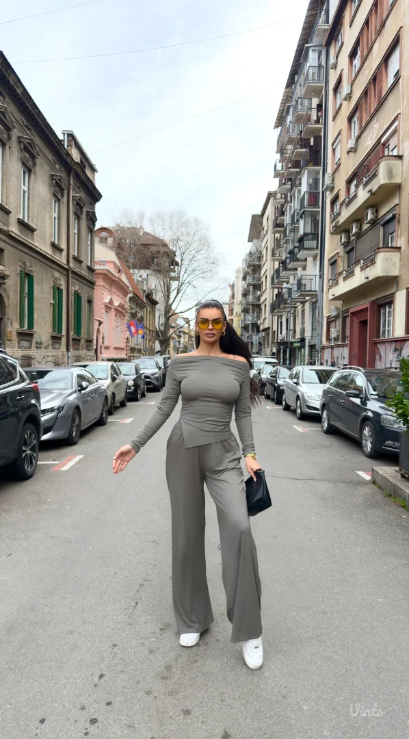 Maslinasto zeleni komplet ima m i l velicina