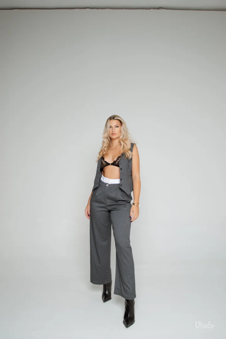 Komplet prsluk odelo sivo