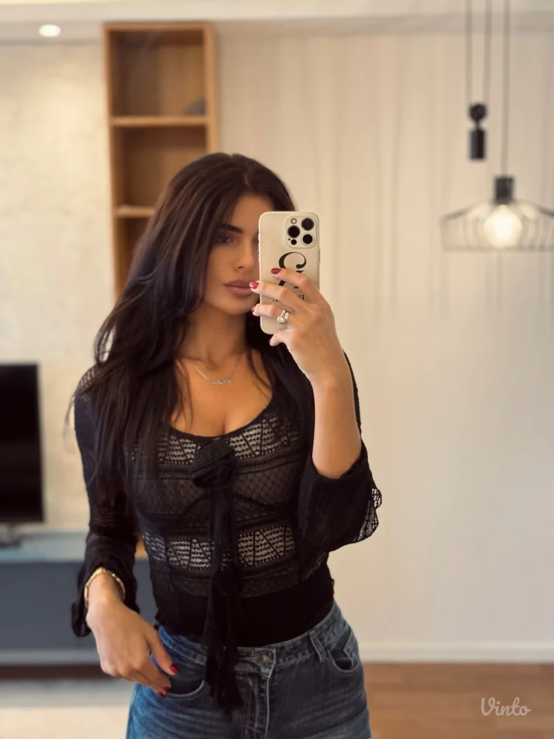 Crni cipka top sa postavom Uni