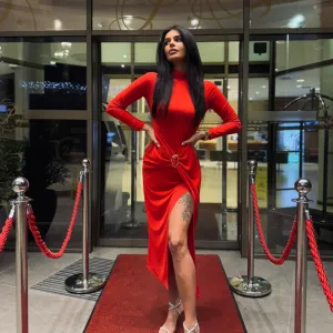 Crvena haljina Uni nova sa etiketom