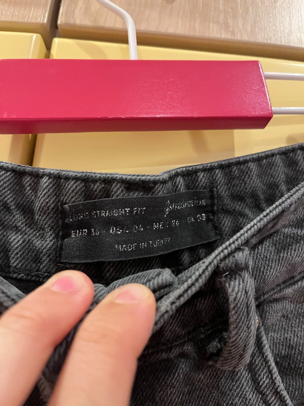 Stradivarius crne teksas farmerke