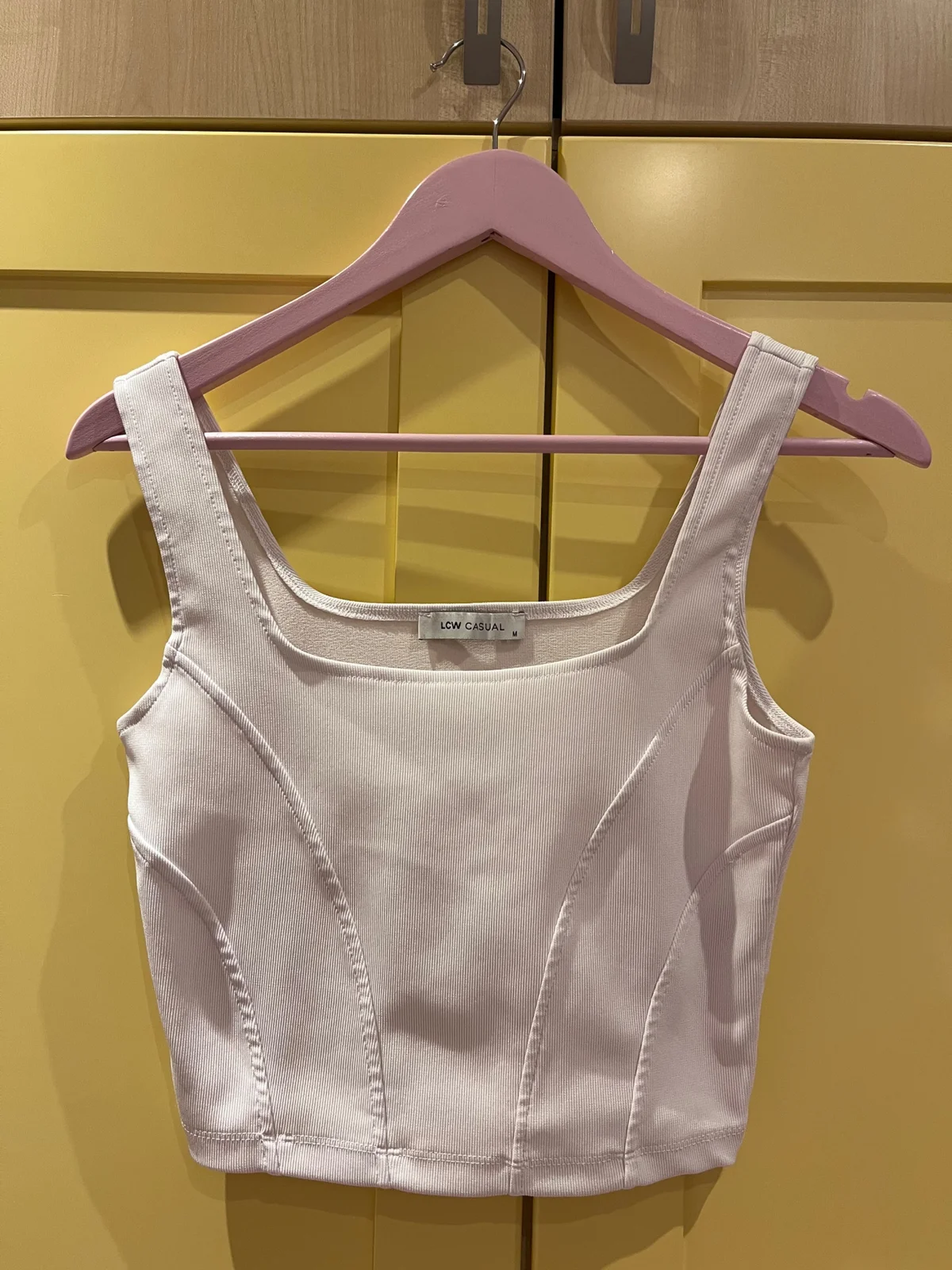 Bela majica crop top