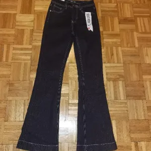 Nove farmerke zvoncare