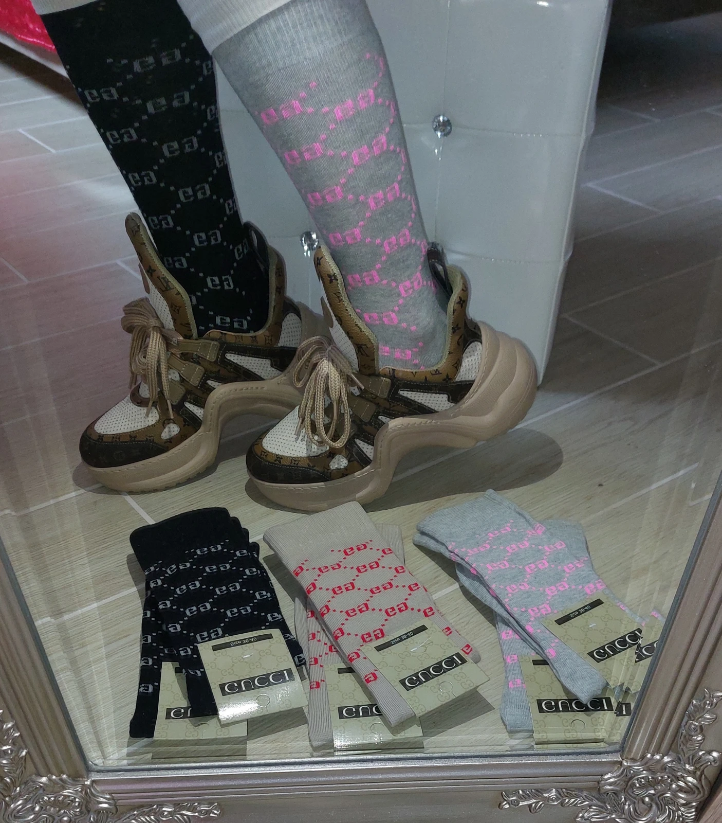 Čarape Gucci od 36/40 1000 din 3 kom