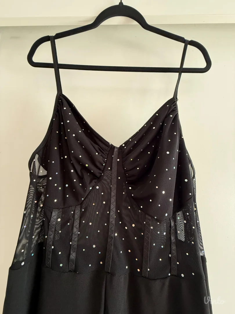 Elegantan kombinezon