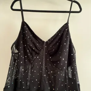 Elegantan kombinezon