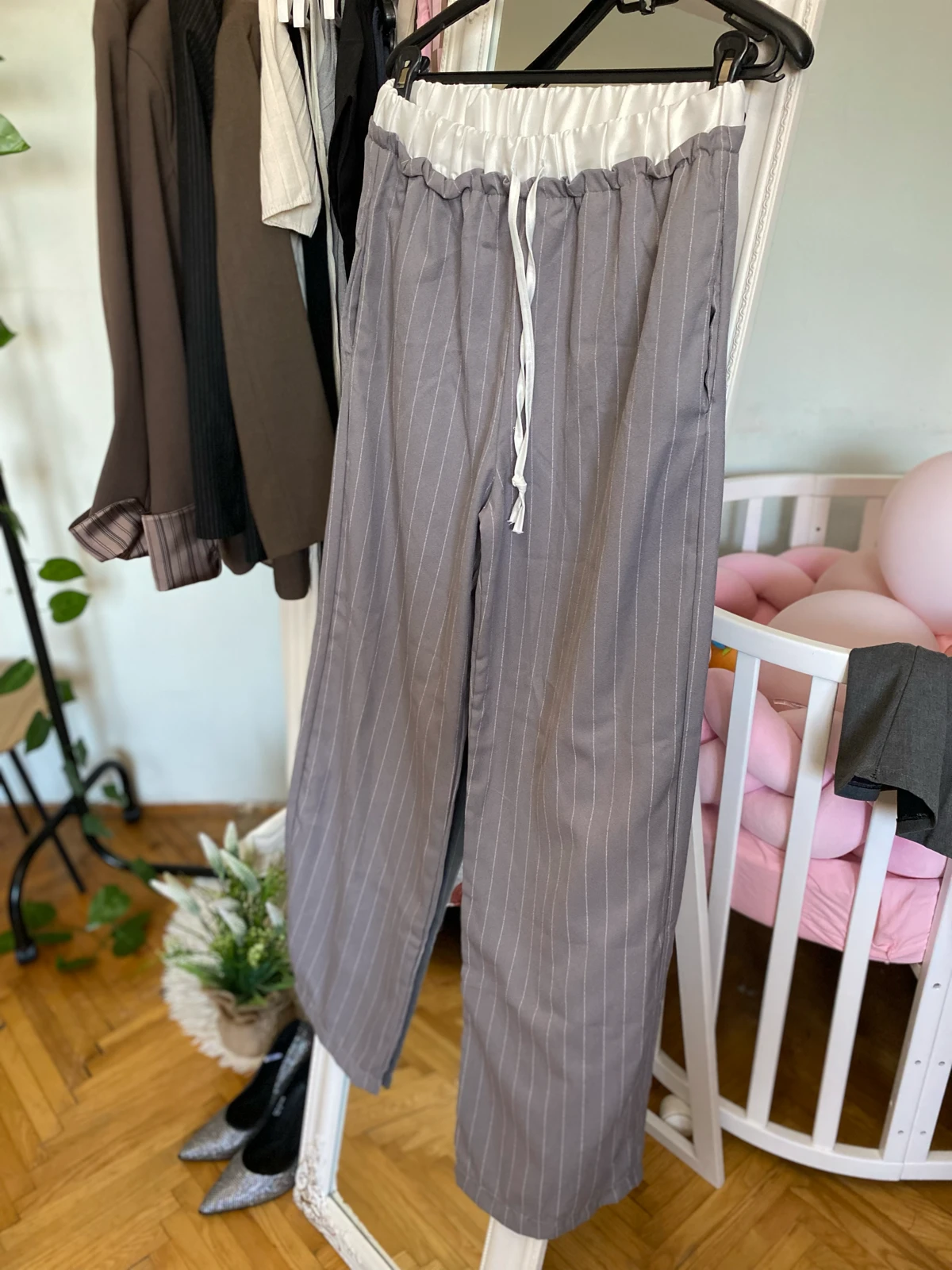 Pantalone prelepe nove
