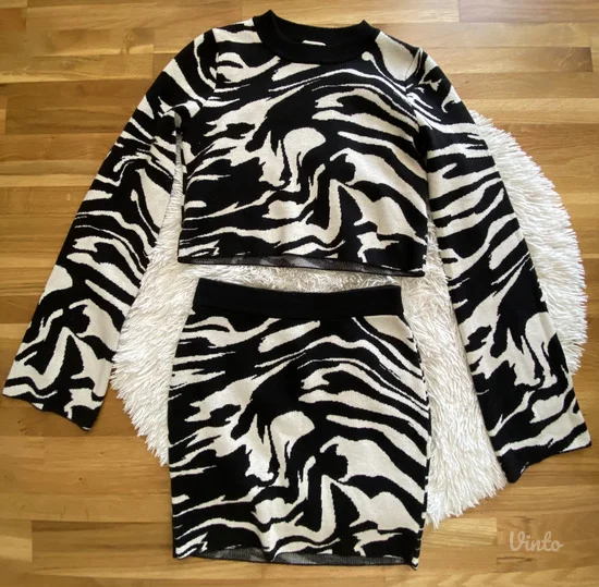 H&M komplet dzemper sa zvono rukavima i suknja