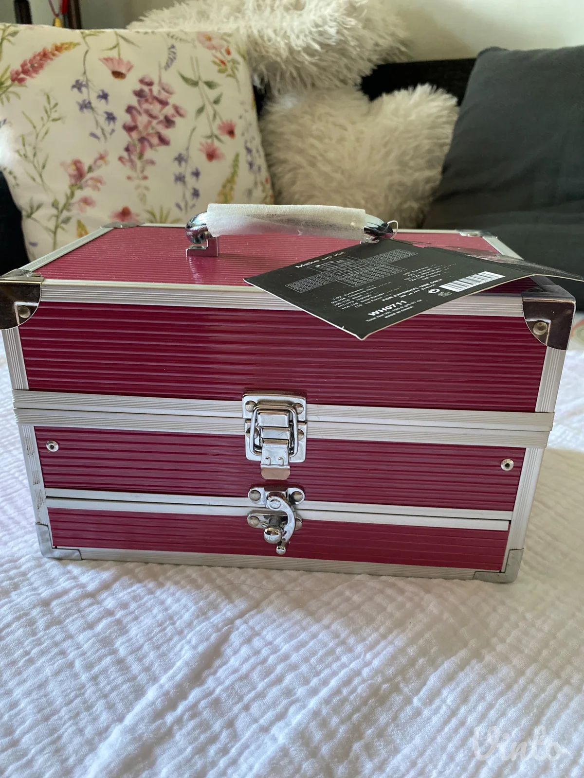 Nov kofer sa sminkom i cetkicama Make Up Kit