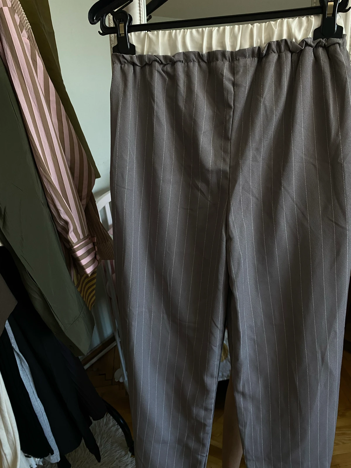 Pantalone prelepe nove