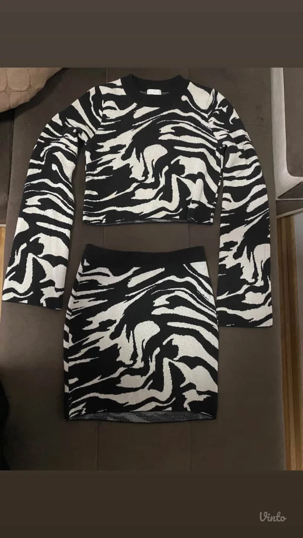 H&M komplet dzemper sa zvono rukavima i suknja