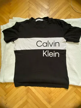 Original Calvin Klein majica velicina S moze i M