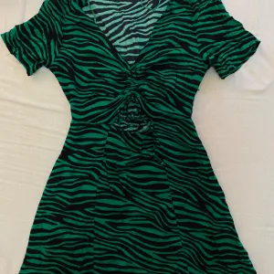 Nova terranova haljina
