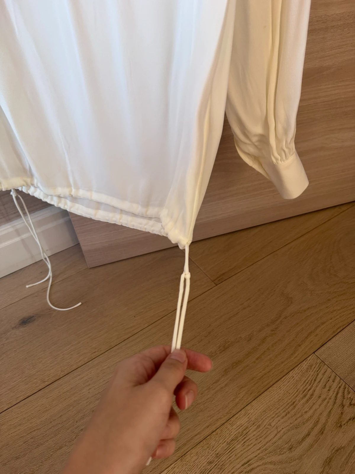 NOVO SA ETIKETOM Massimo Dutti bela bluza vel XS