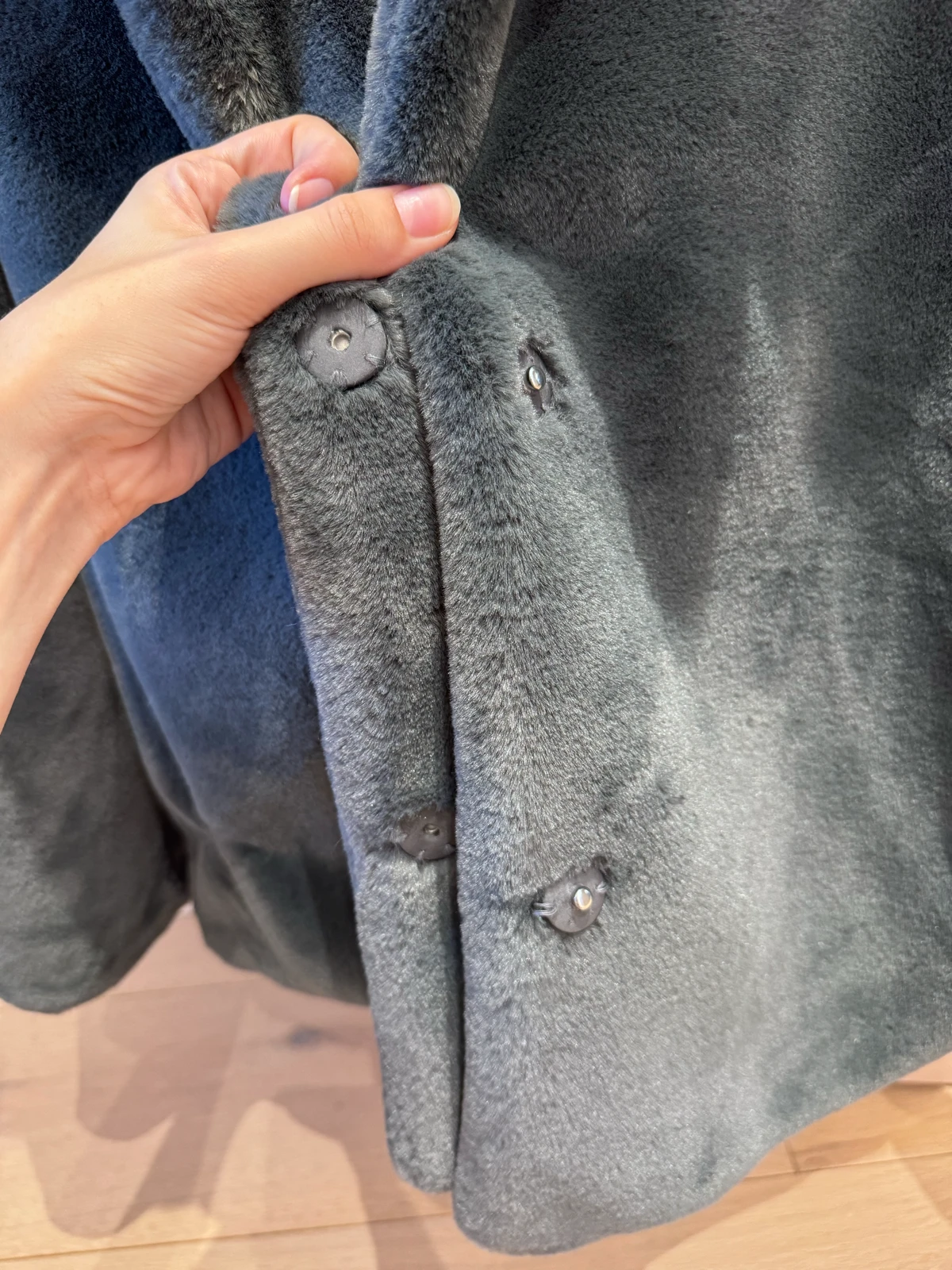 JAKE'S Peek&Cloppenburg bunda od veštačkog krzna vel 36