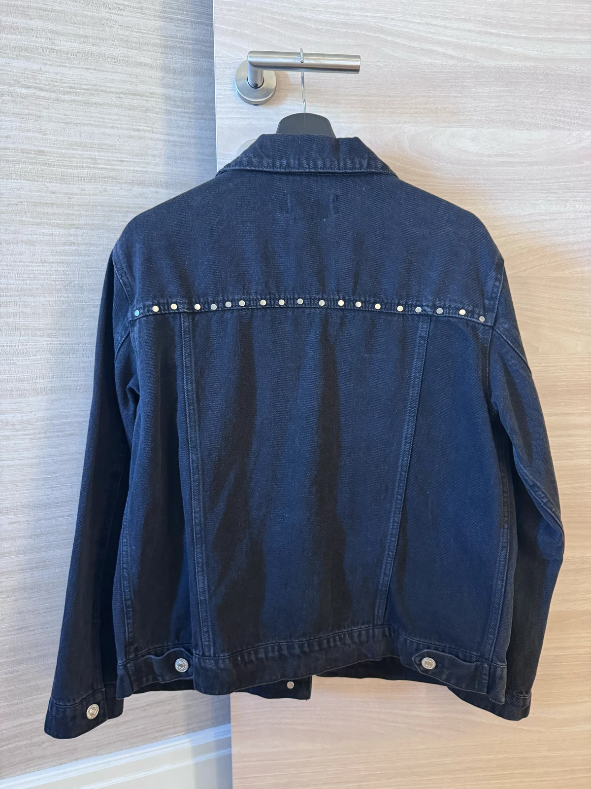MANGO crna oversized teksas jakna sa nitnama XS/S
