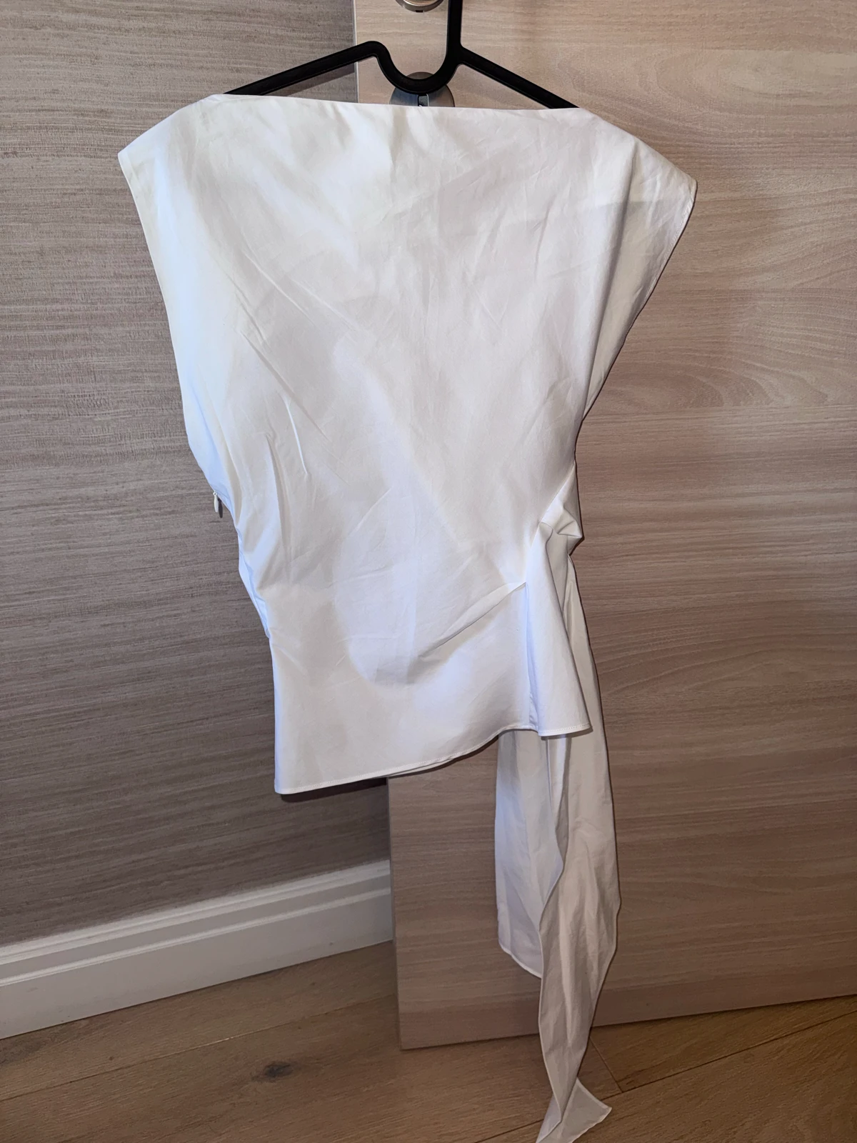 ZARA asimetrični pamučni top na jedno rame XS