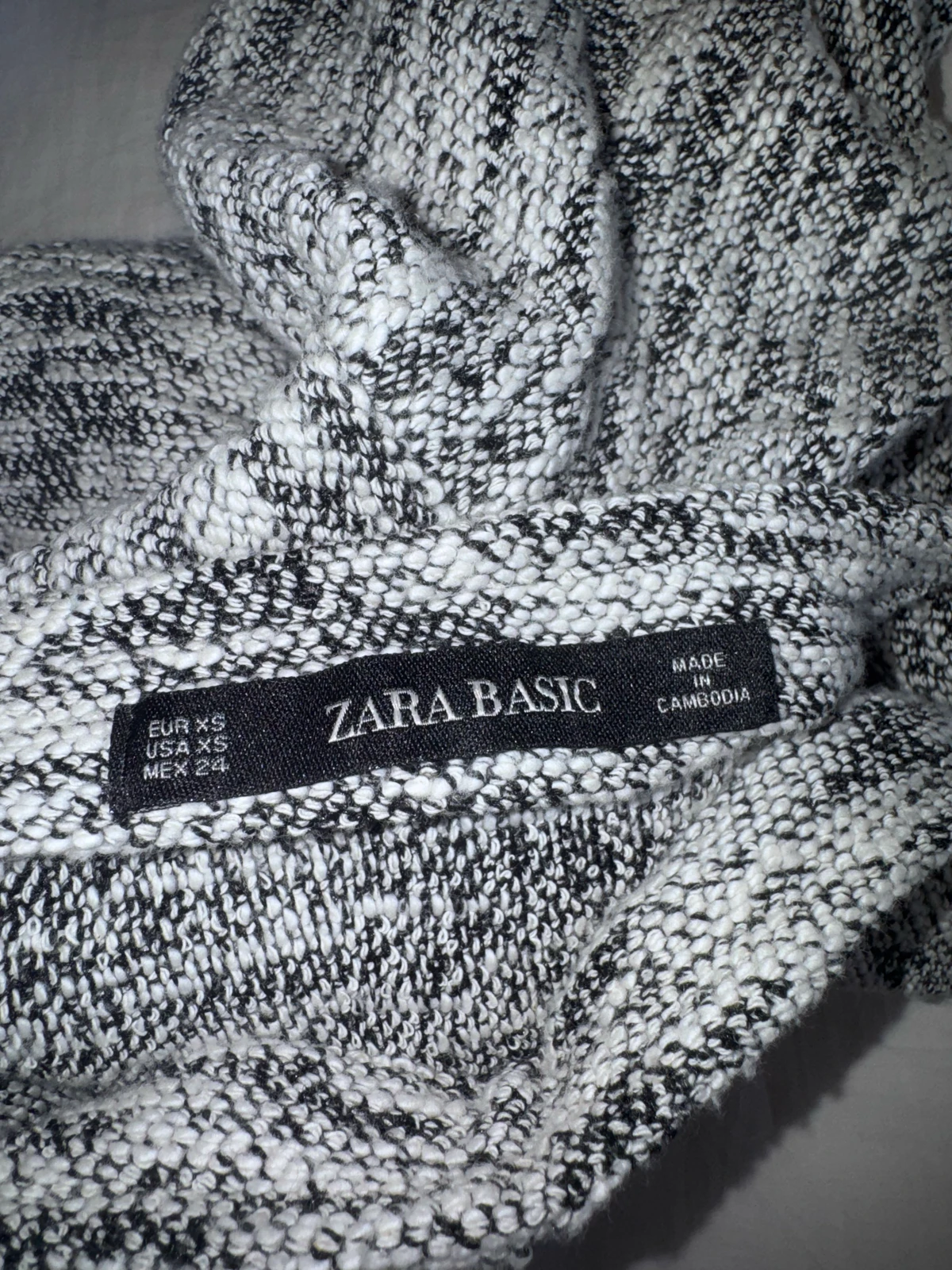NOVO ZARA asimetrična bukle mini suknja vel XS