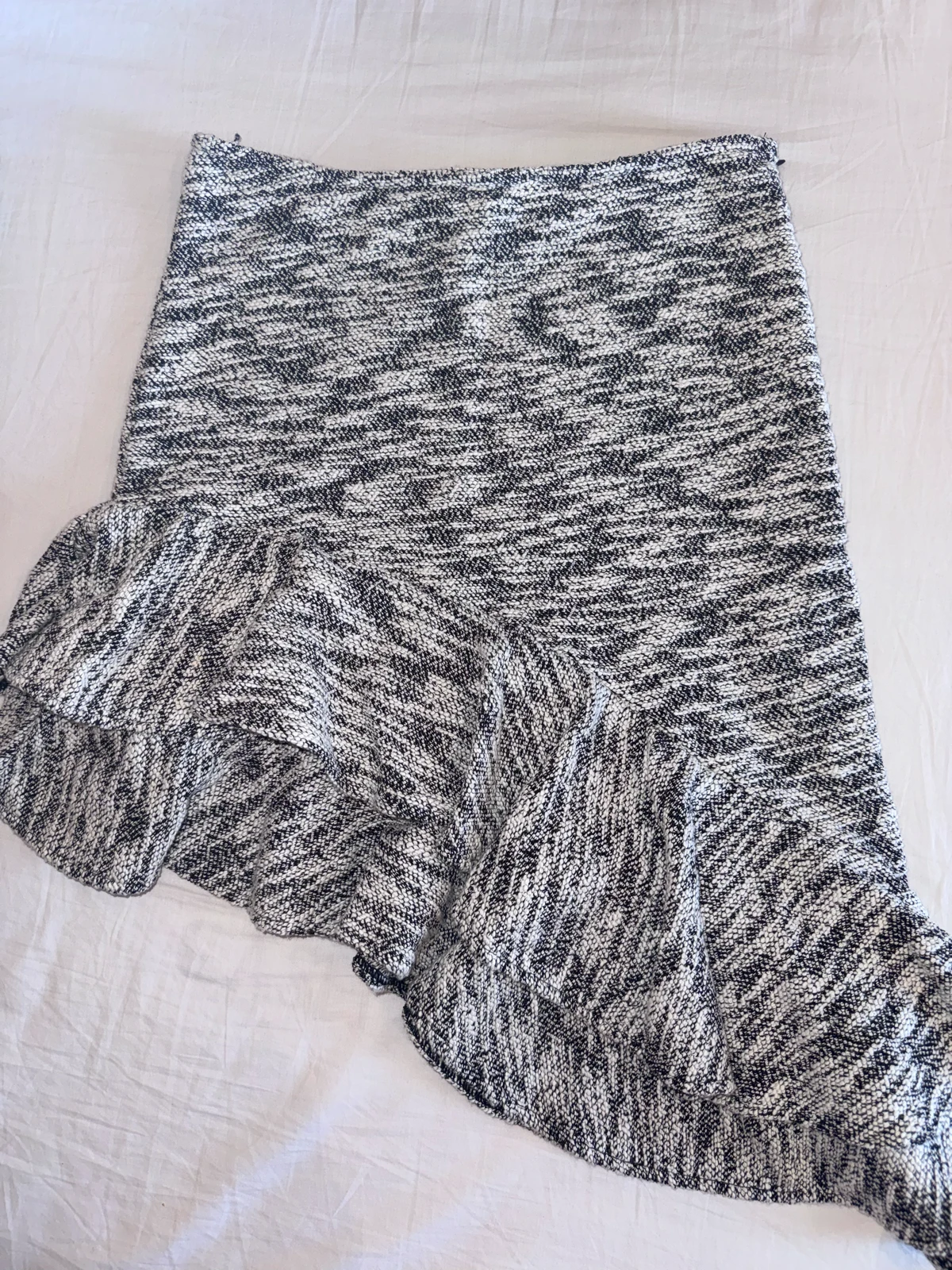 NOVO ZARA asimetrična bukle mini suknja vel XS