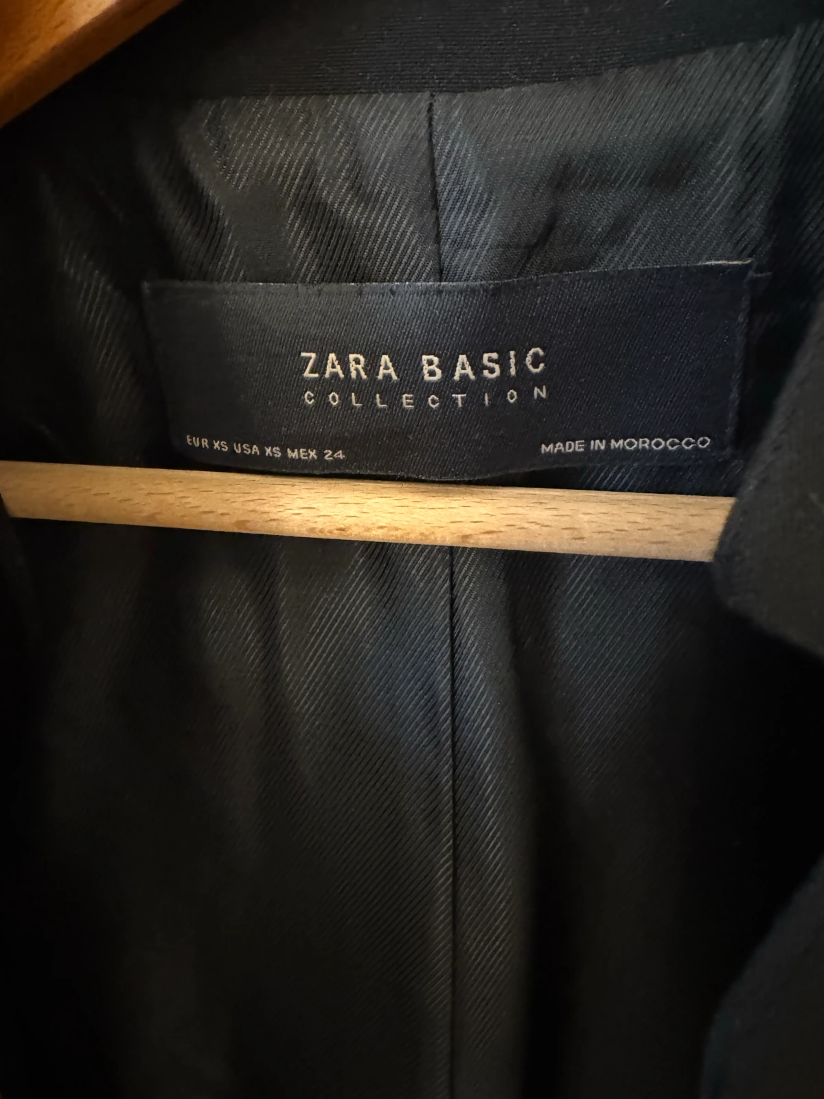 ZARA Basic dugi crni prsluk vel 34 (XS / S)